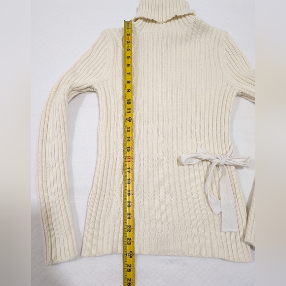 Sundance Legends rib knit side tie turtleneck sweater, ivory cream, size M - Picture 8 of 9